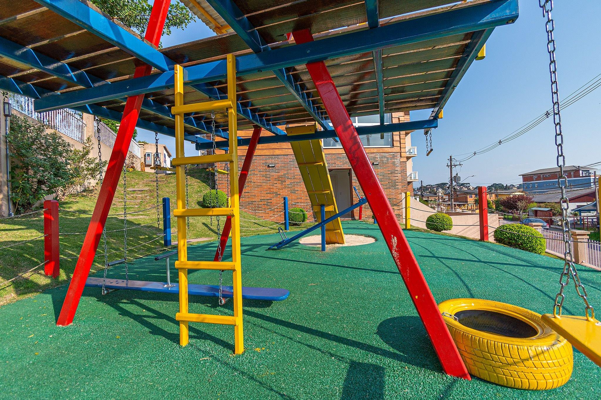image-housing-carousel