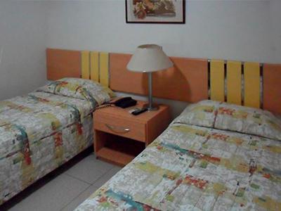 image-housing-carousel