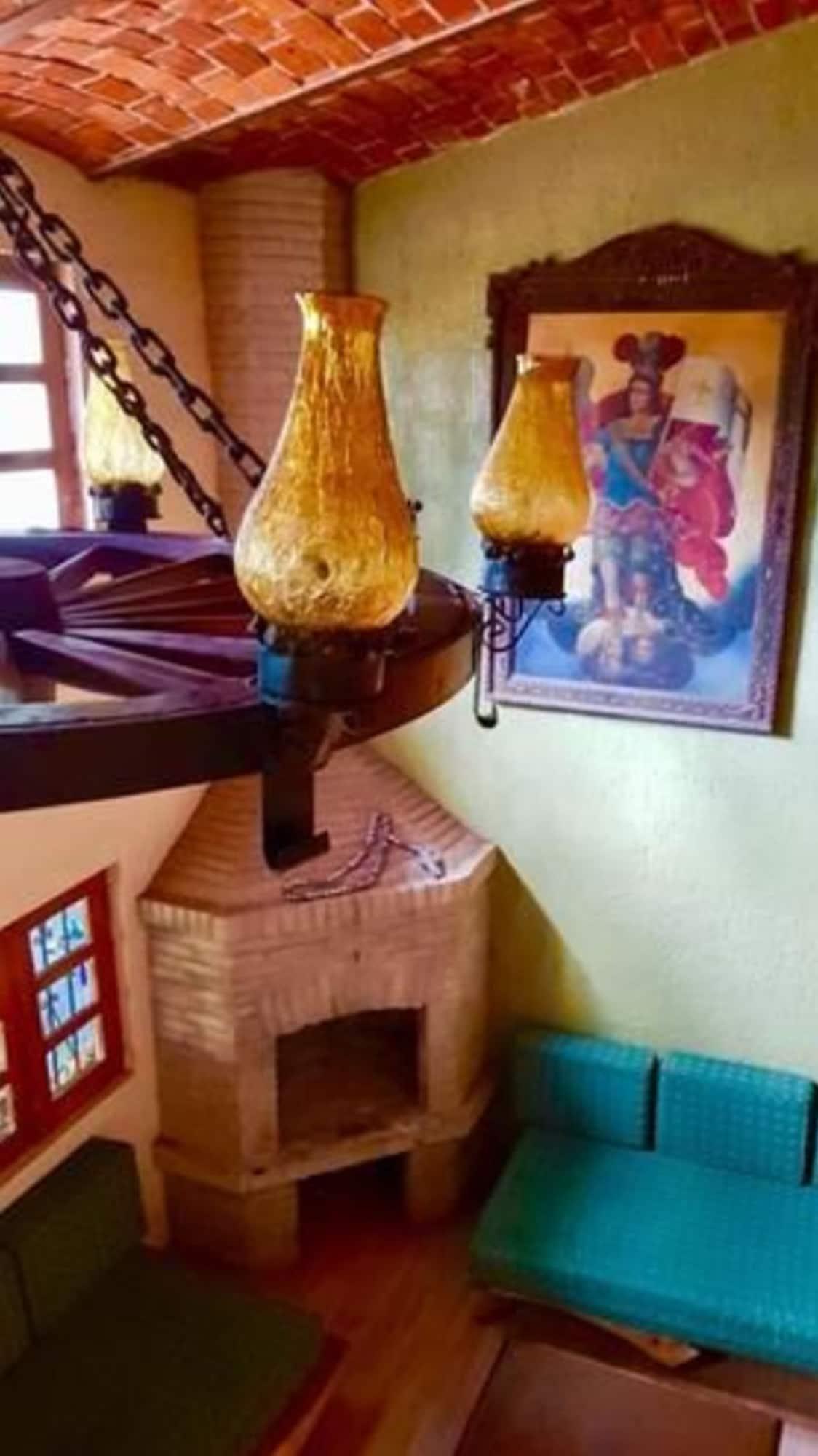 image-housing-carousel