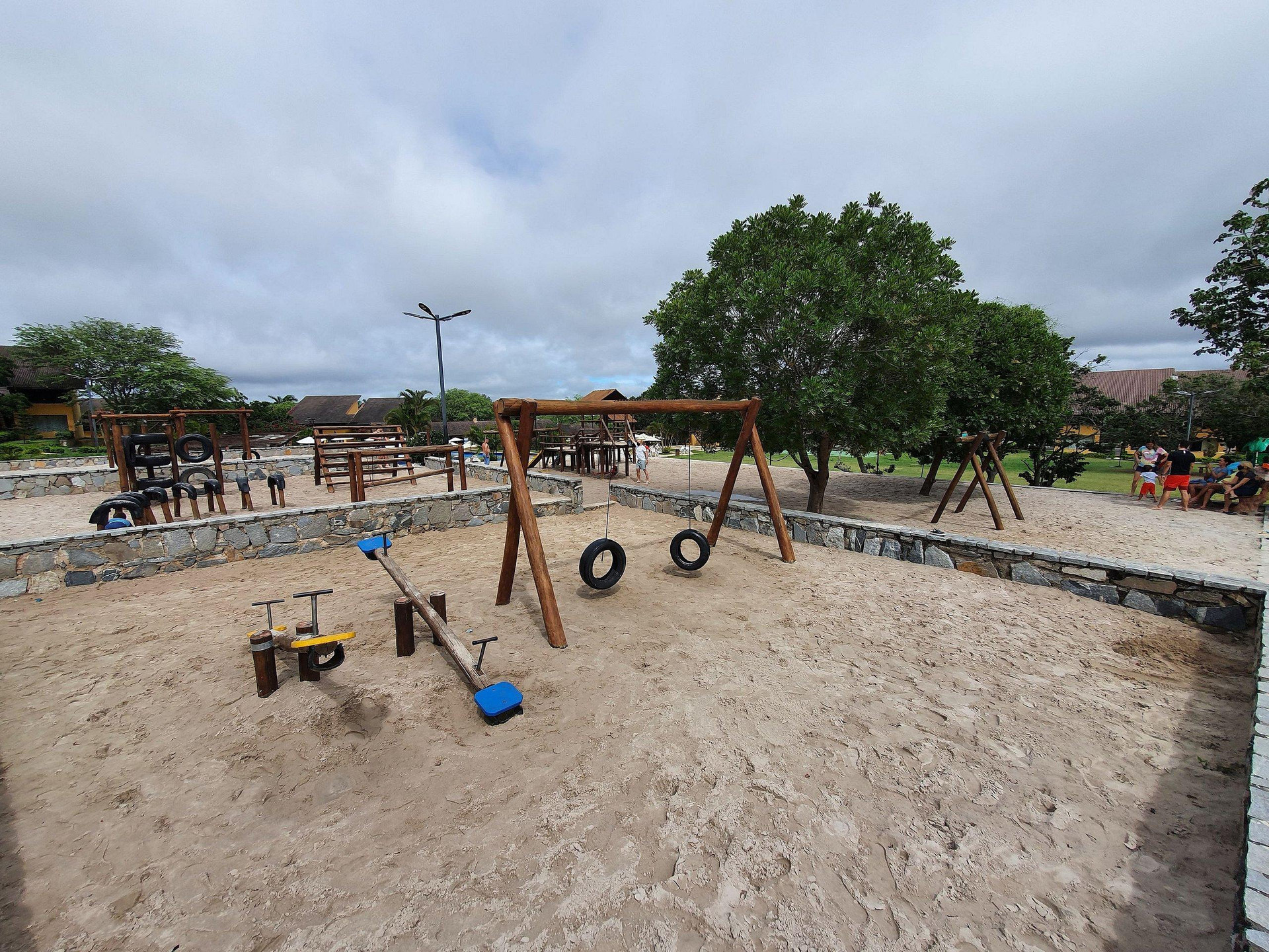 image-housing-carousel