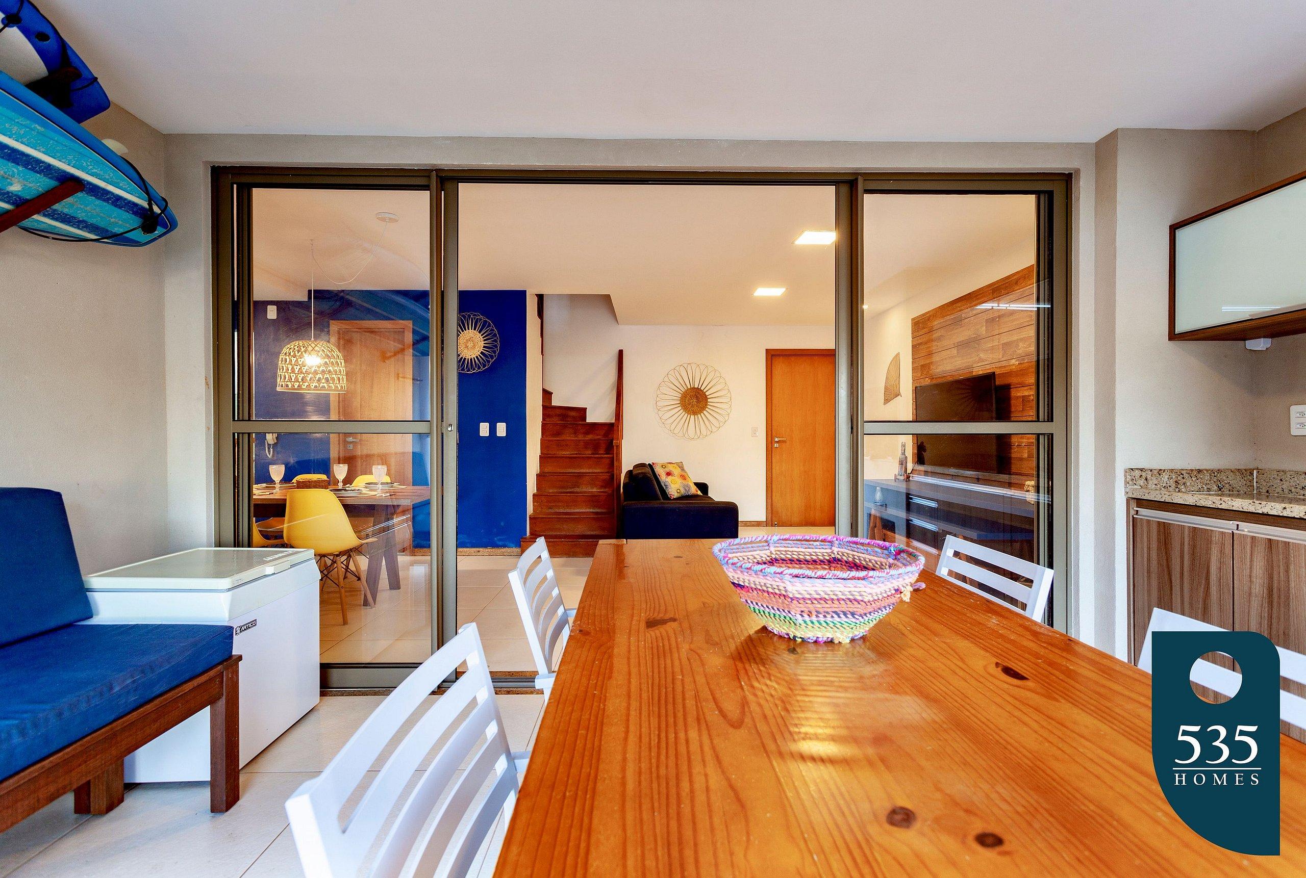 image-housing-carousel