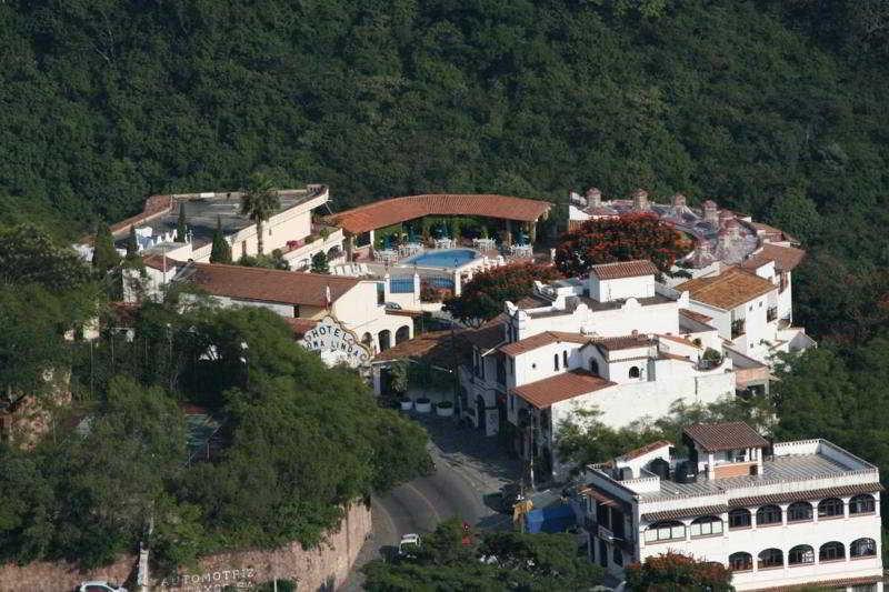 image-housing-carousel