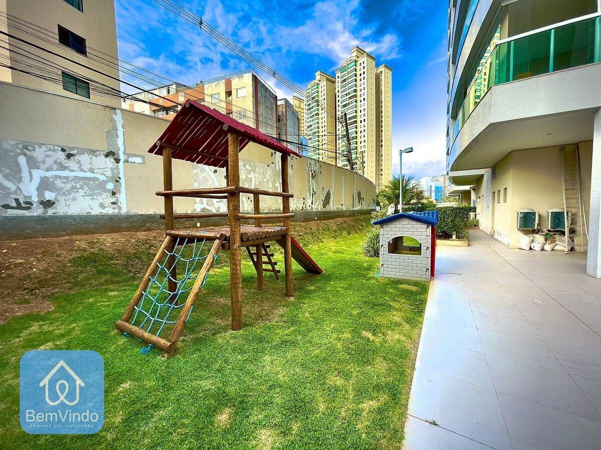 image-housing-carousel