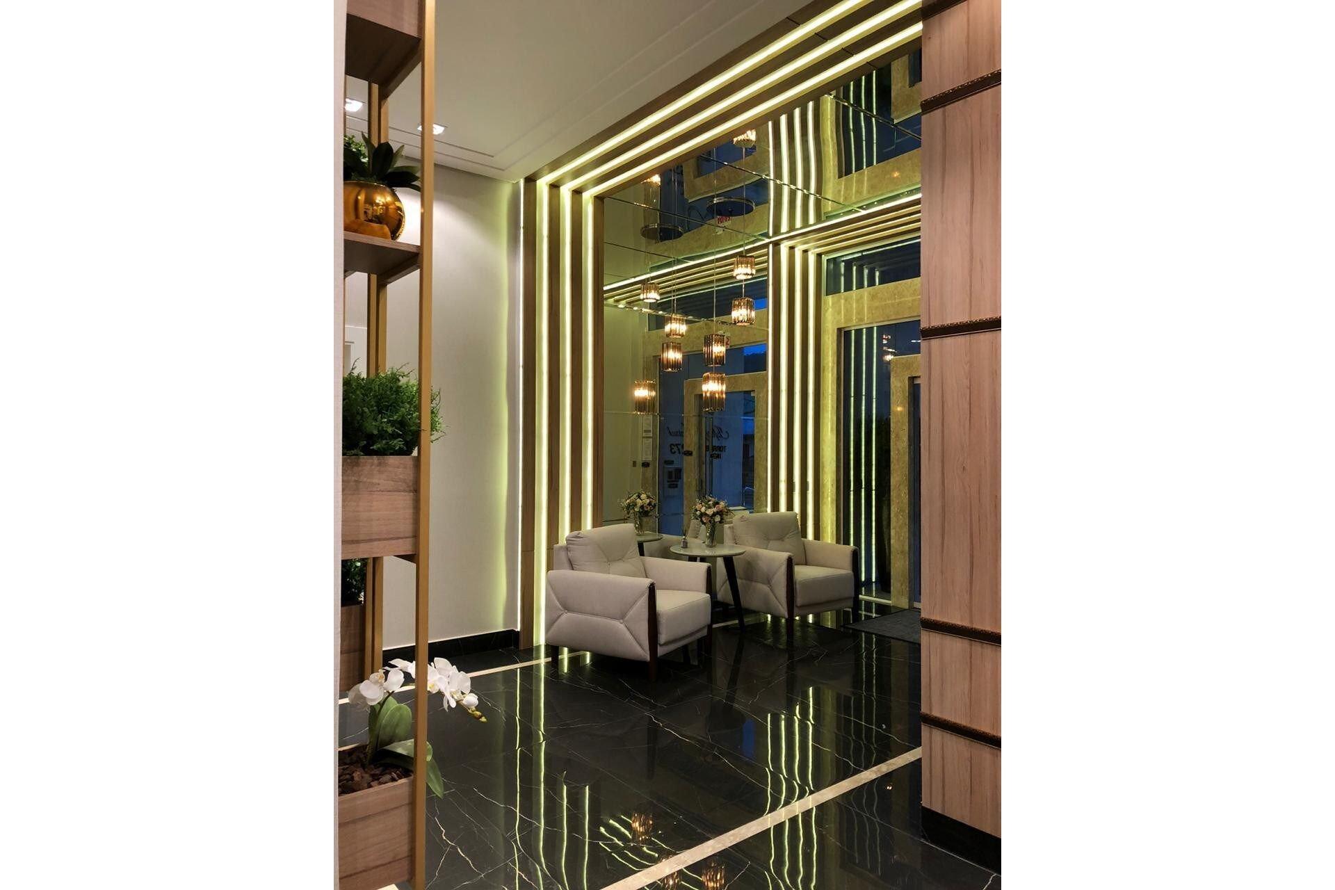 image-housing-carousel