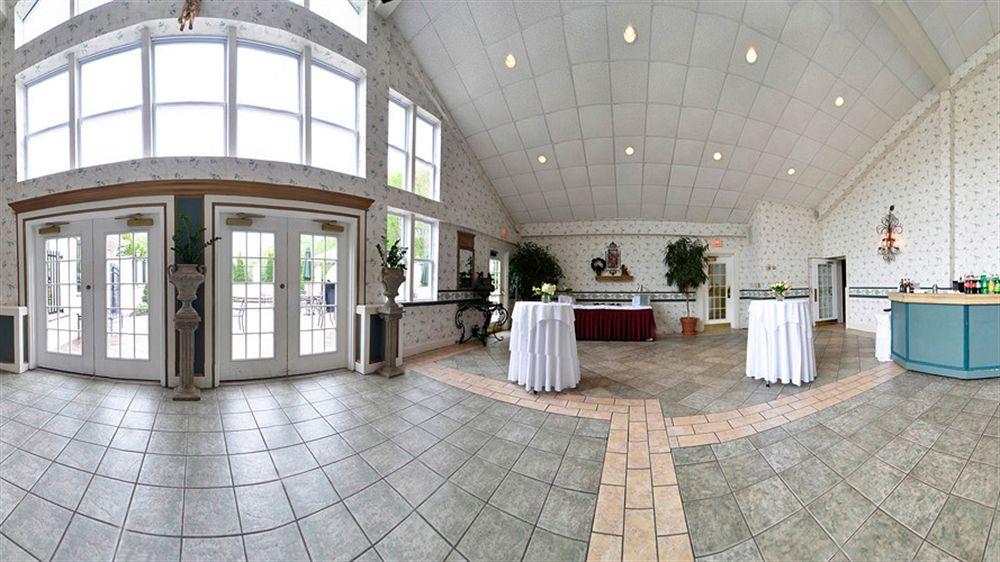 image-housing-carousel