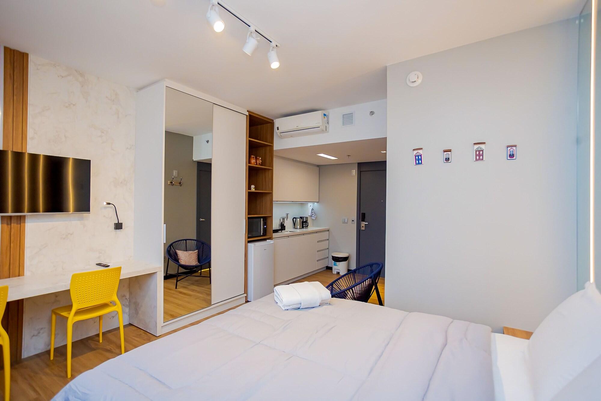 image-housing-carousel