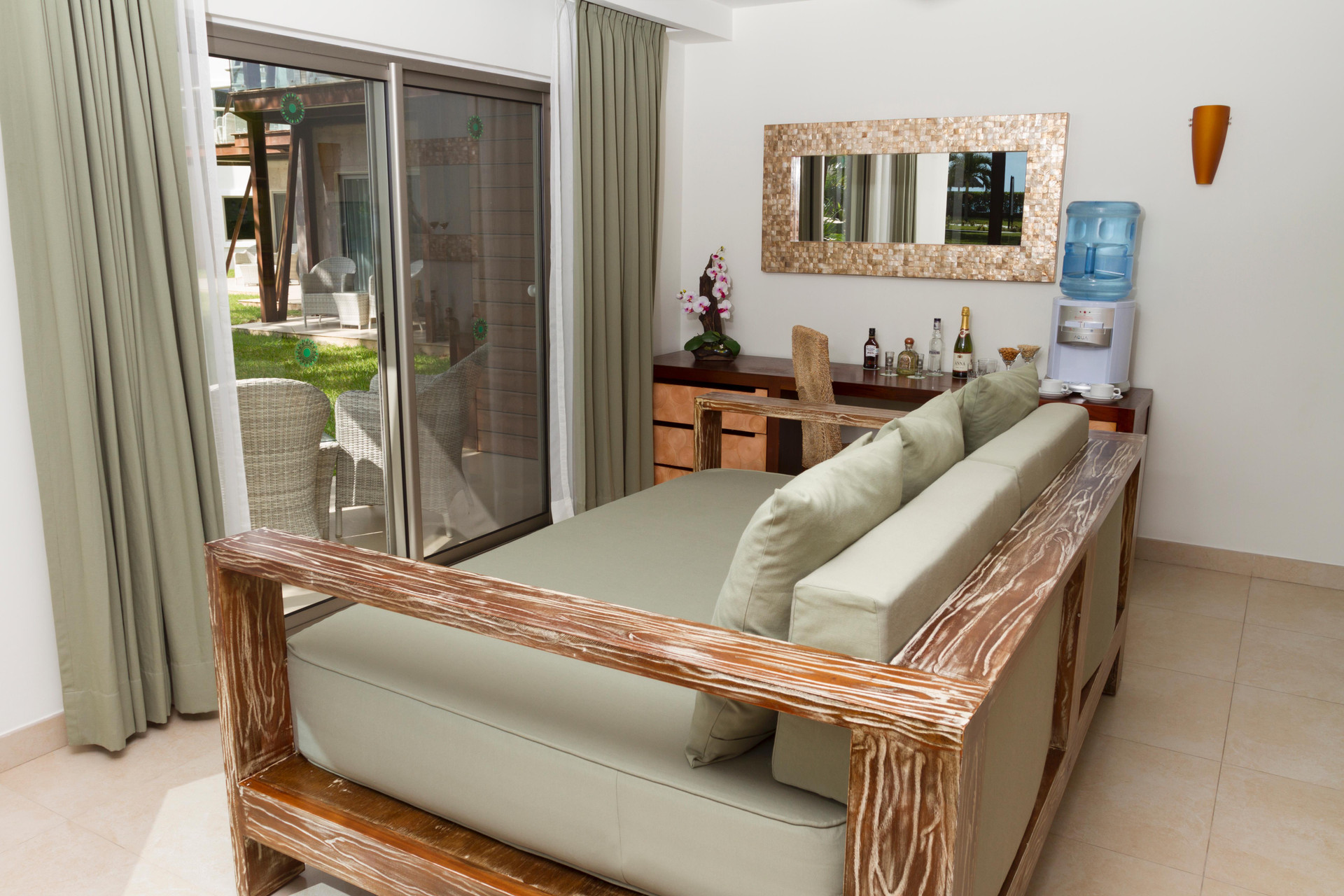 Suite Master con Vista a la Piscina