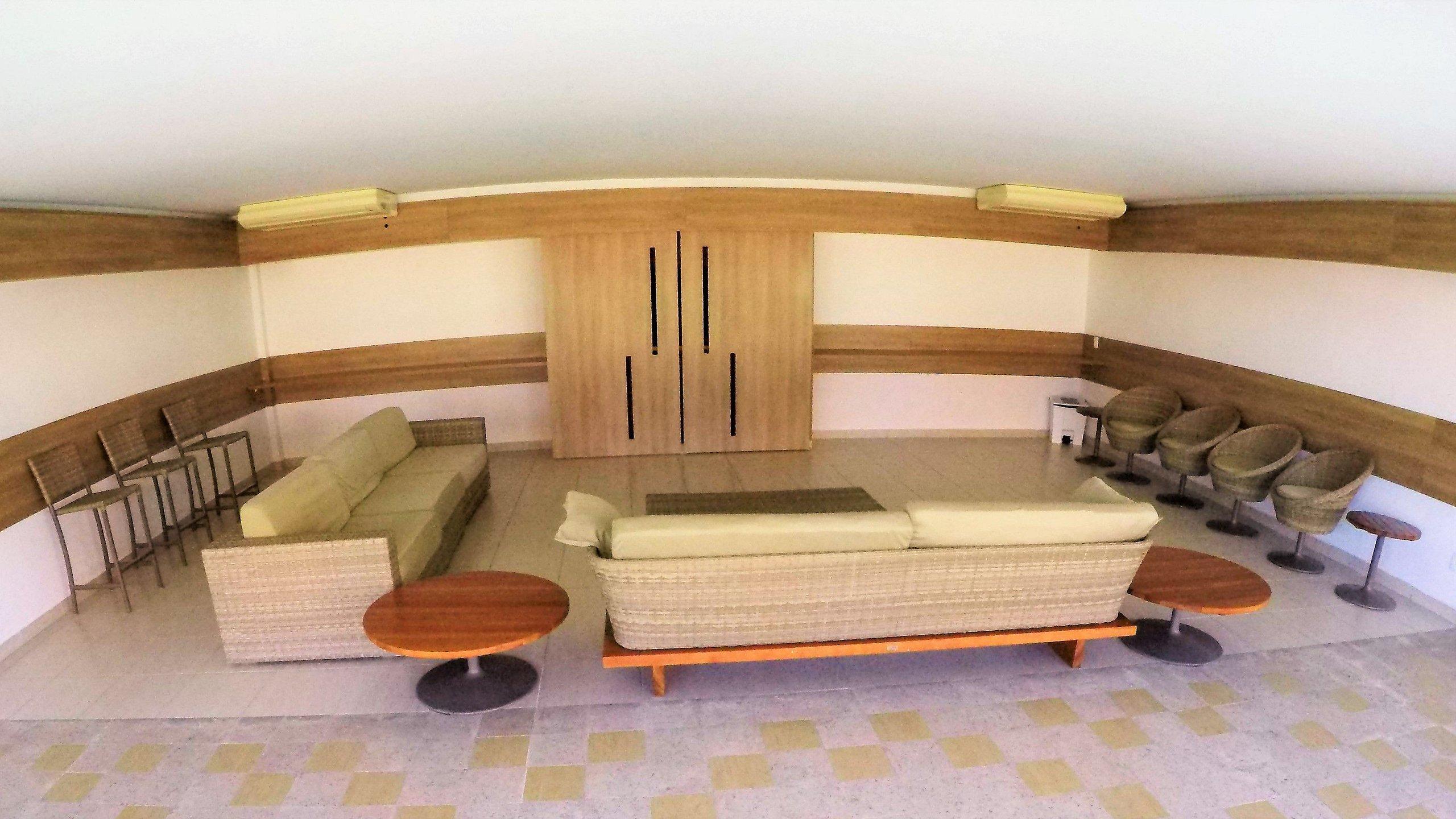 image-housing-carousel
