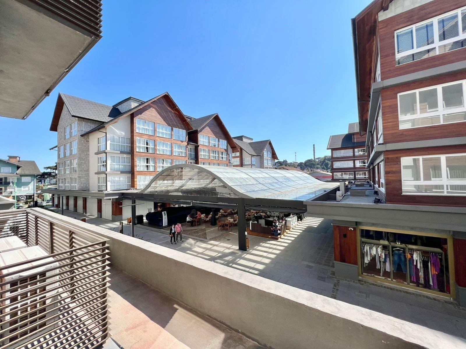 image-housing-carousel