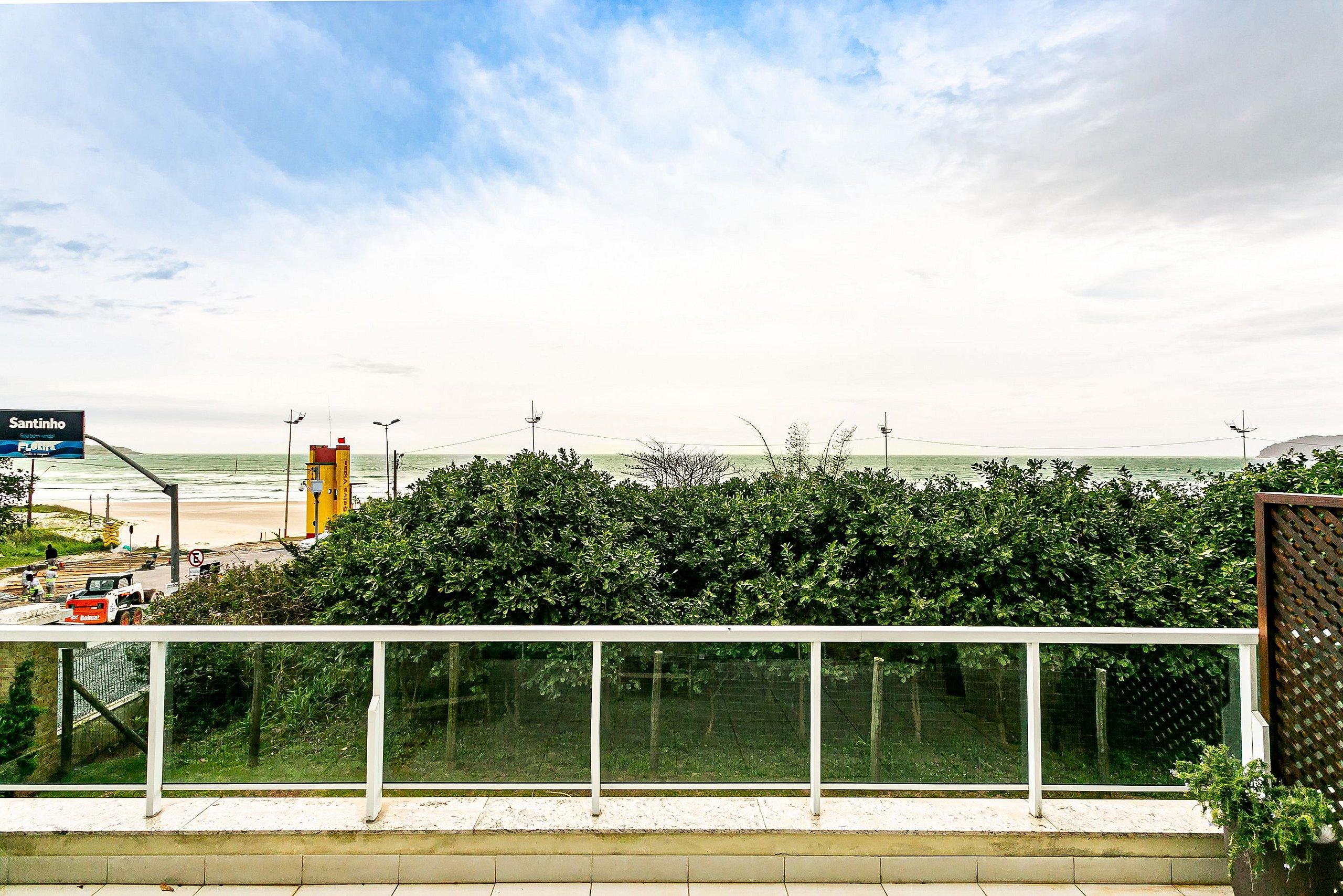 image-housing-carousel