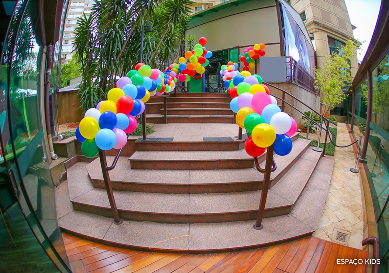 image-housing-carousel