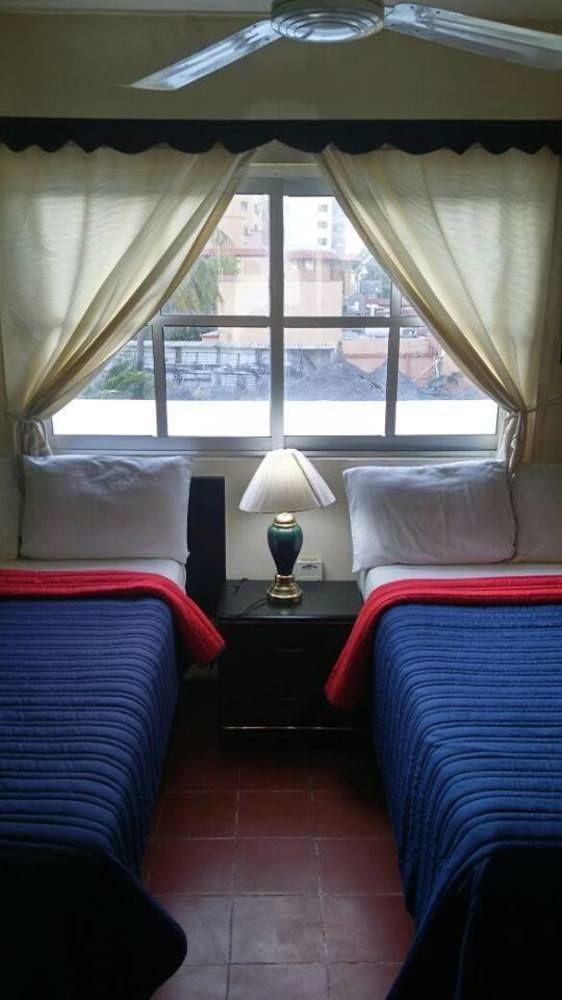 image-housing-carousel