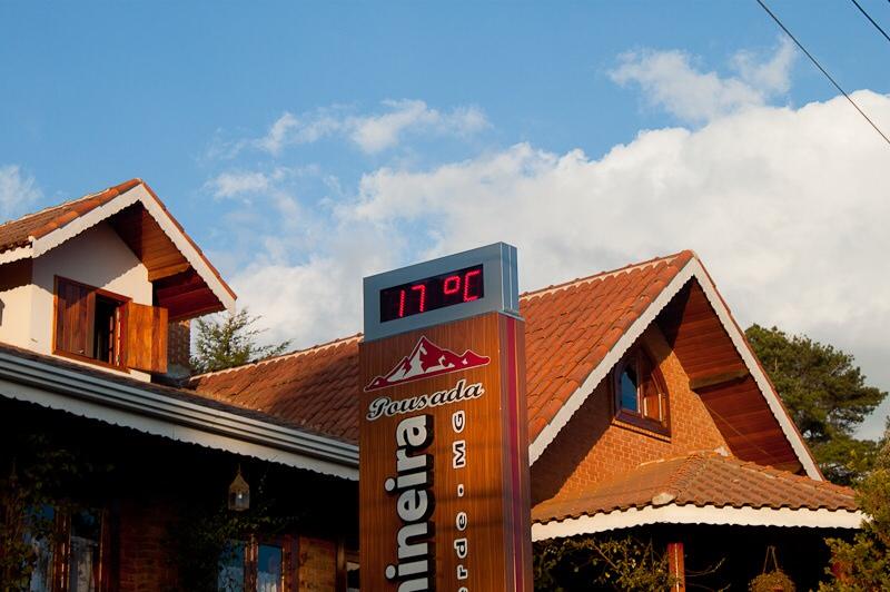 image-housing-carousel