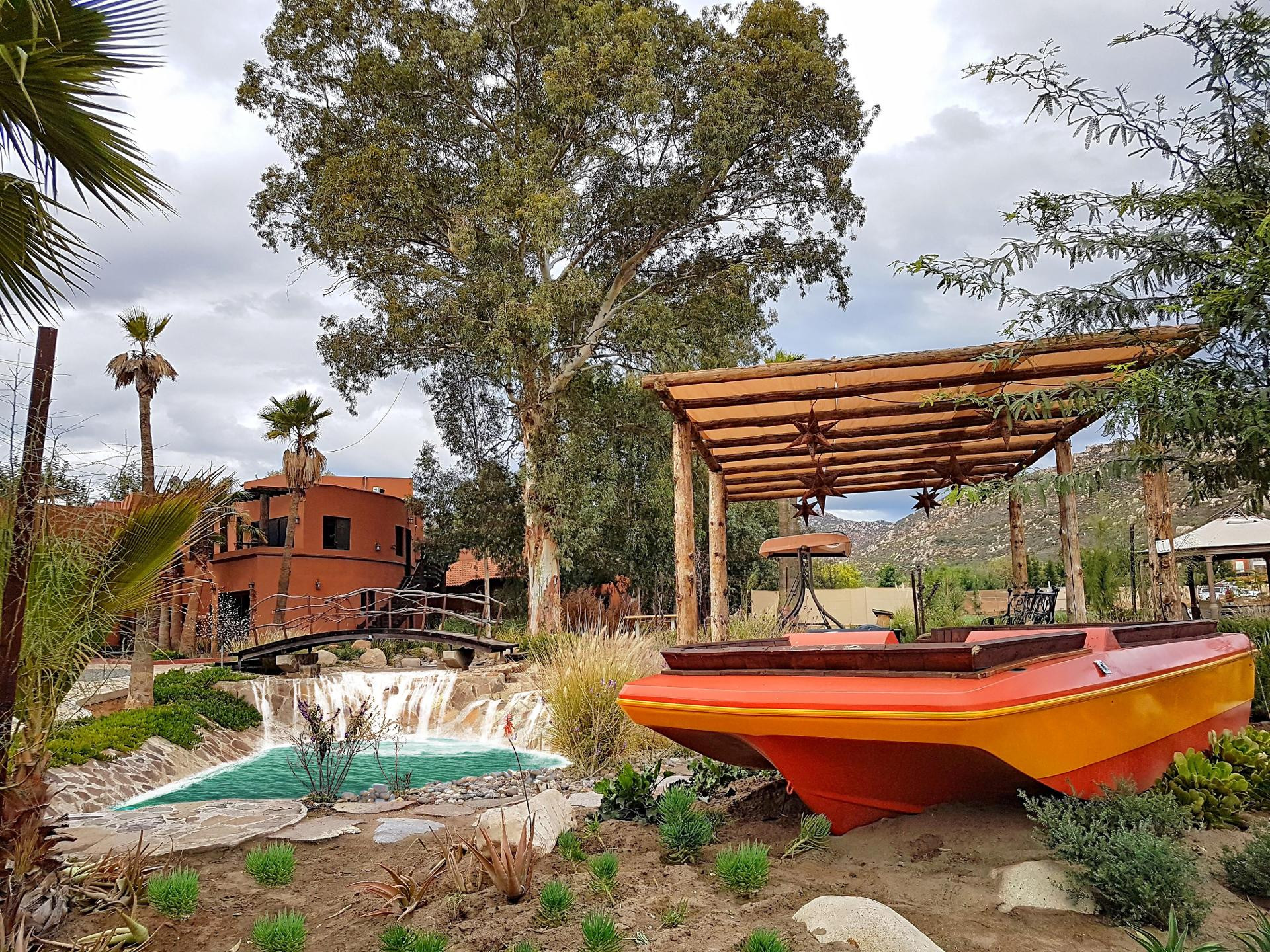 image-housing-carousel