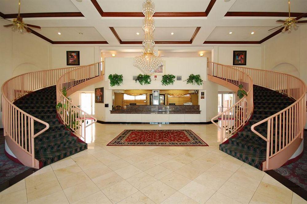 image-housing-carousel