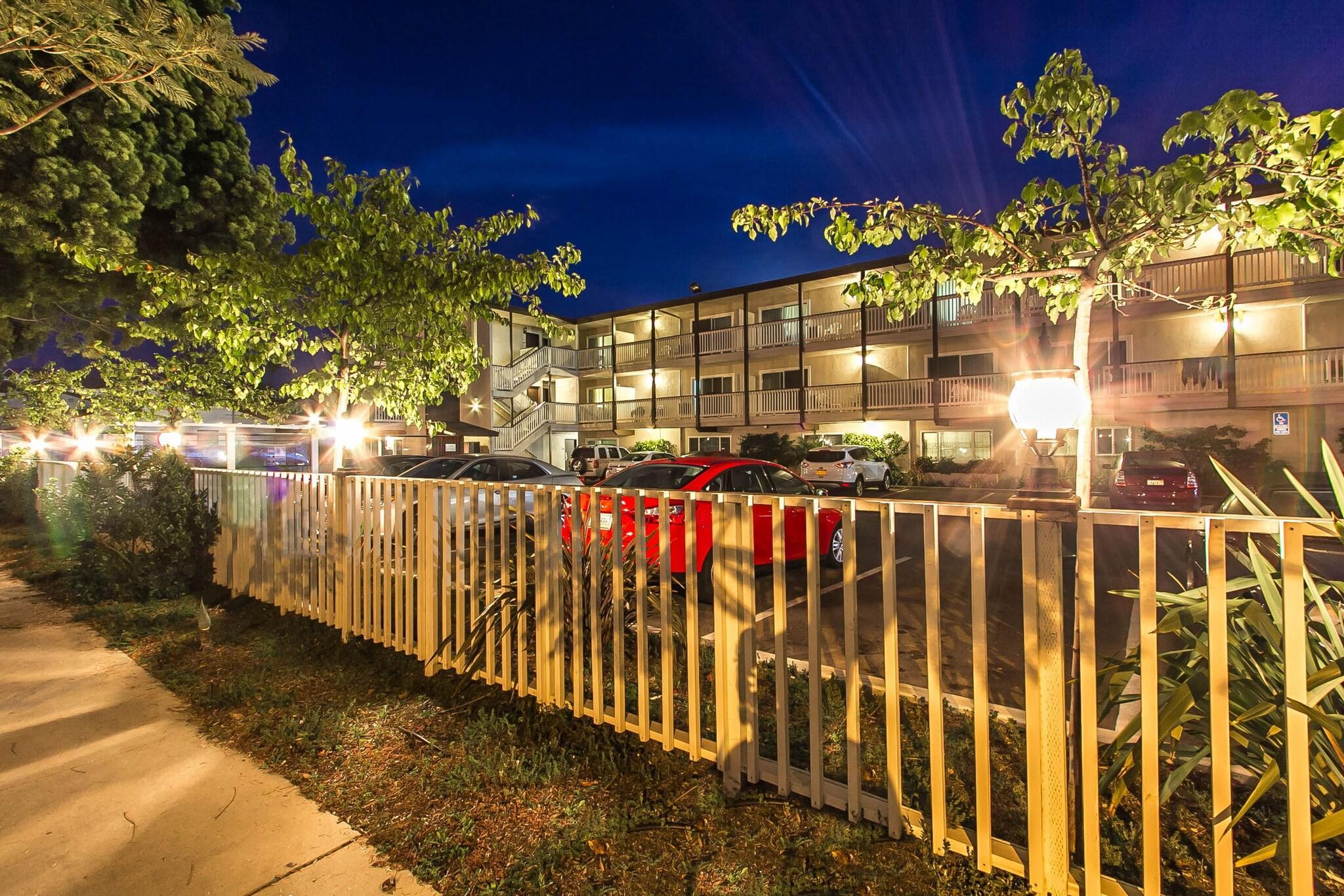 image-housing-carousel