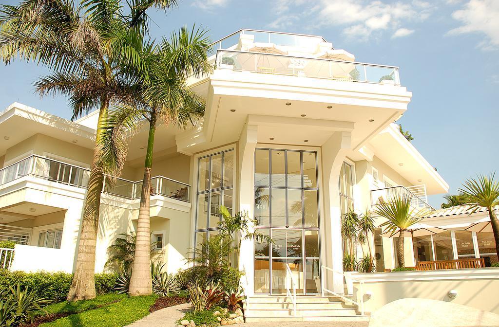 image-housing-carousel