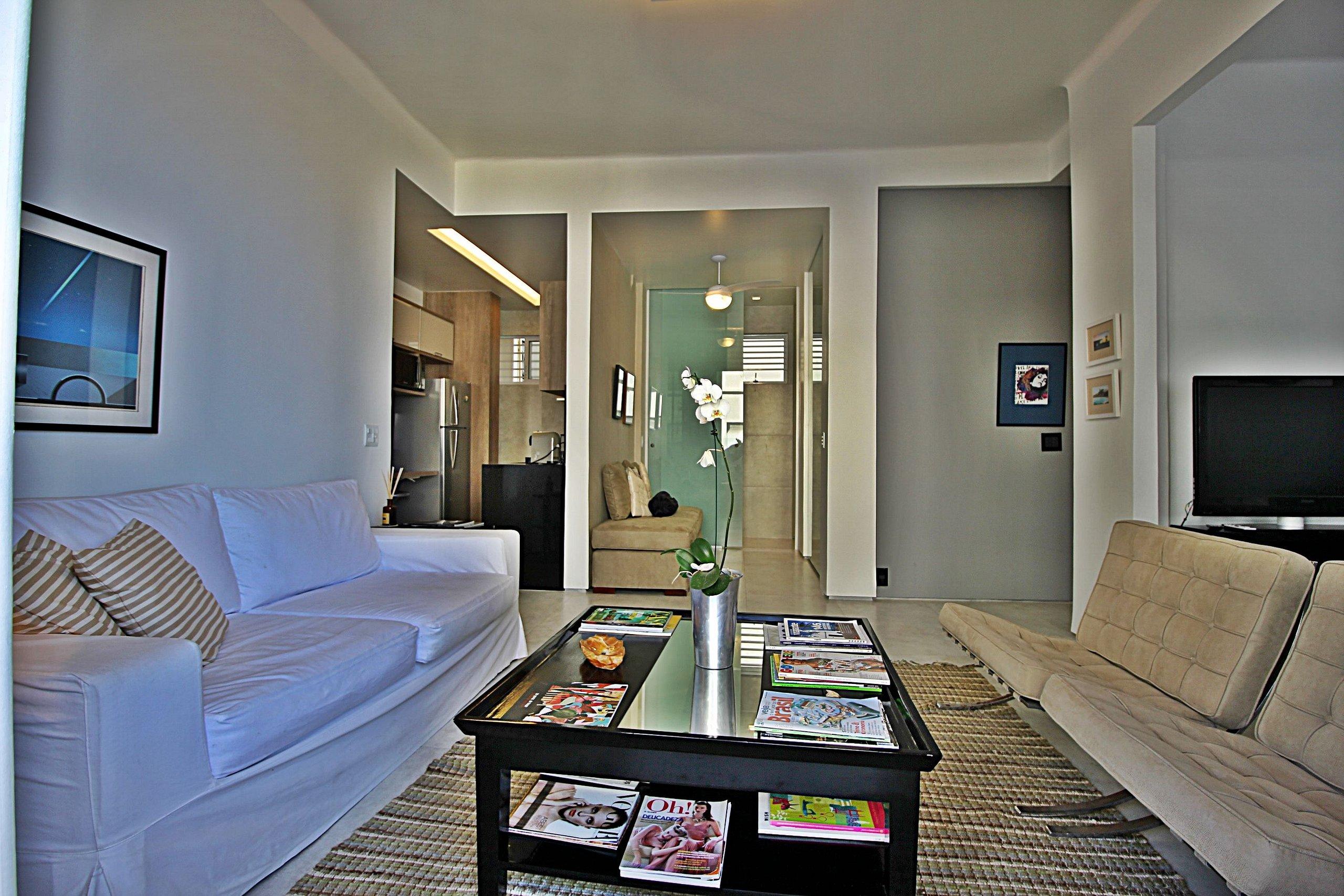 image-housing-carousel