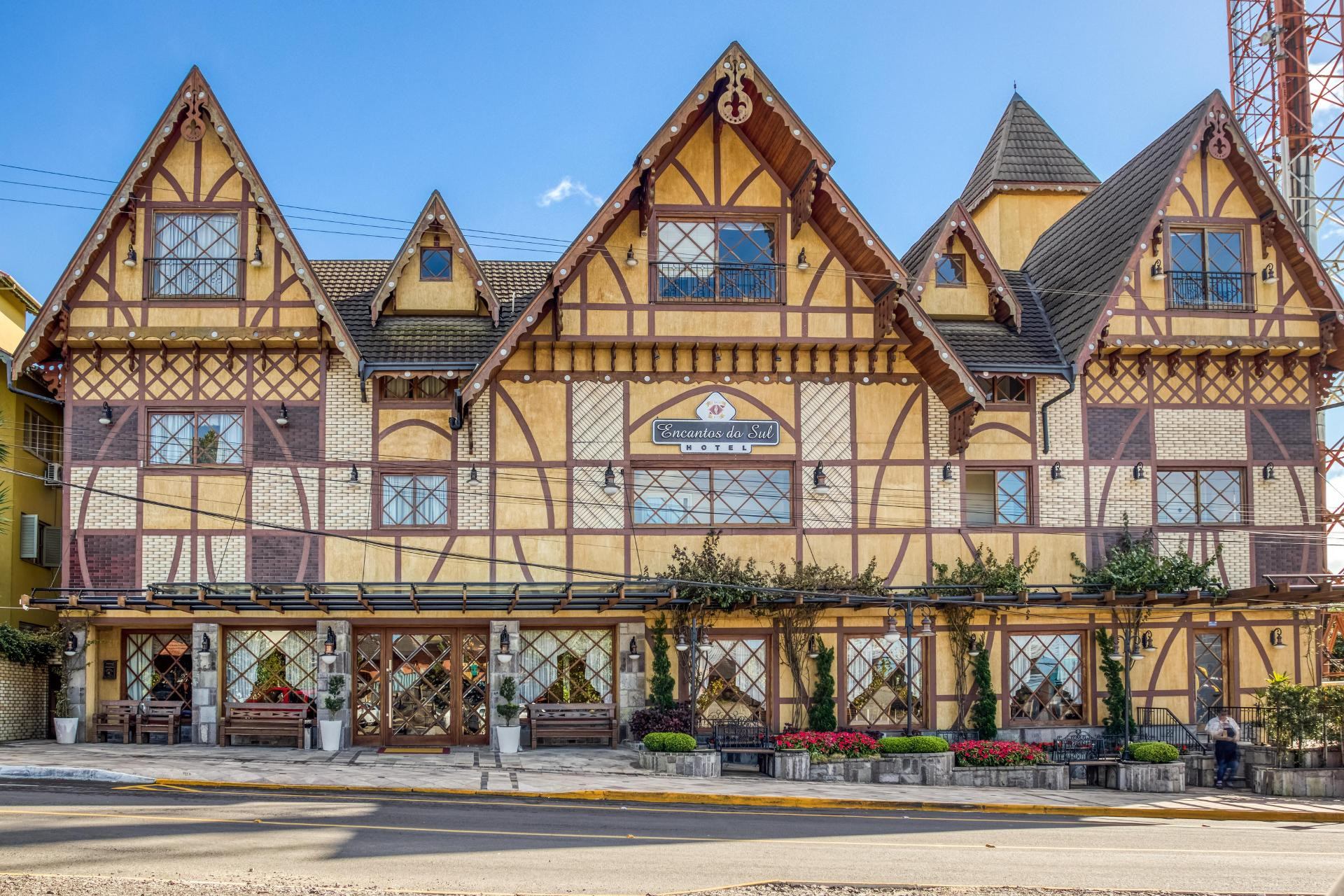 image-housing-carousel