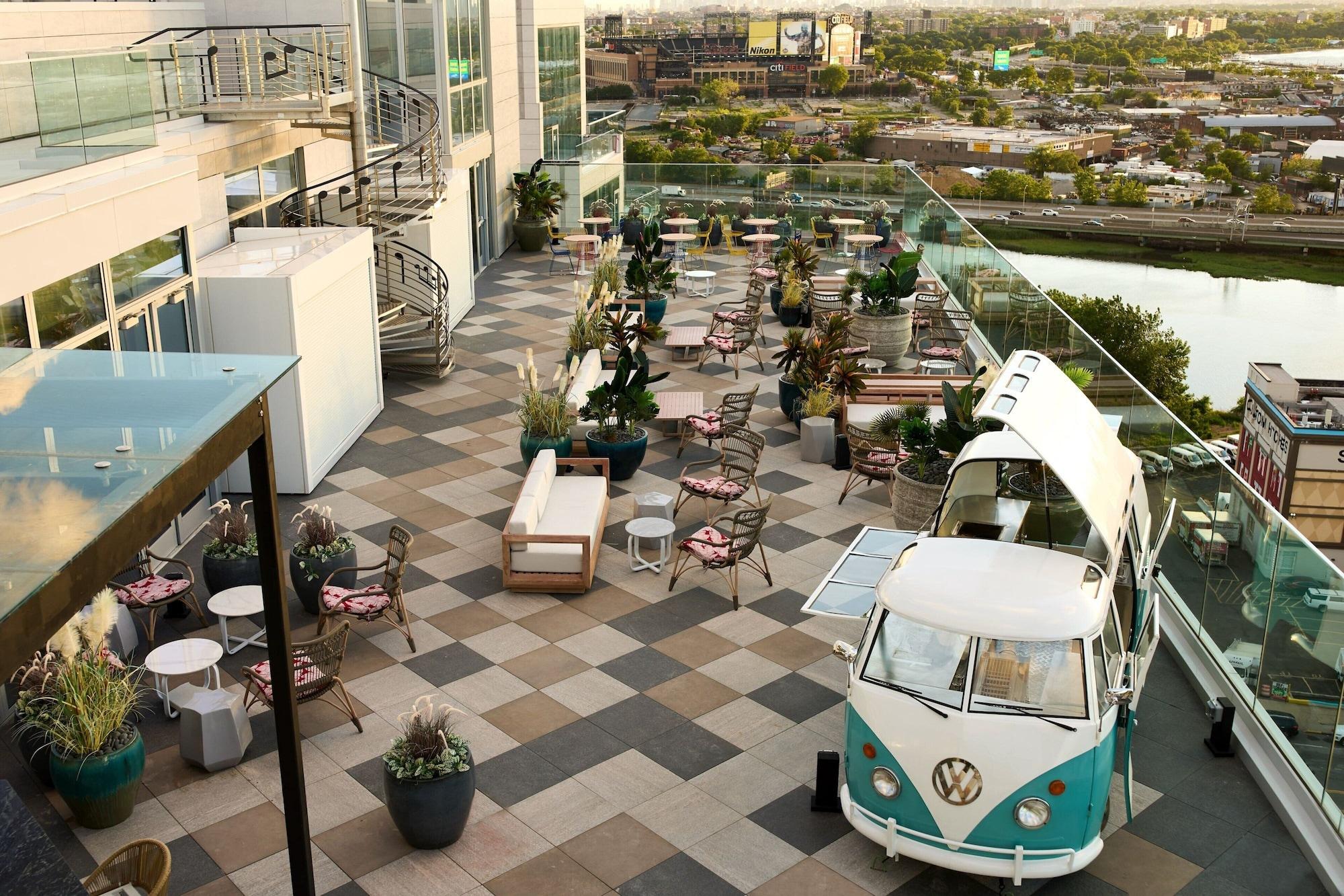 image-housing-carousel