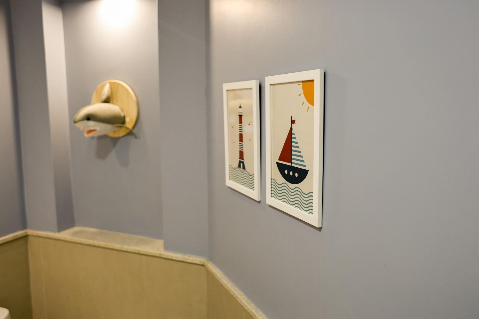image-housing-carousel