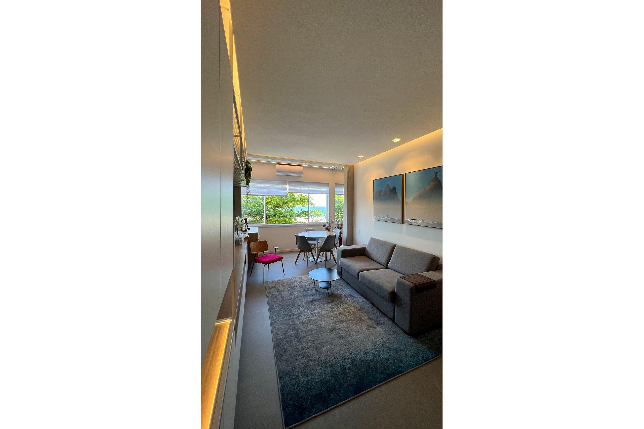 image-housing-carousel