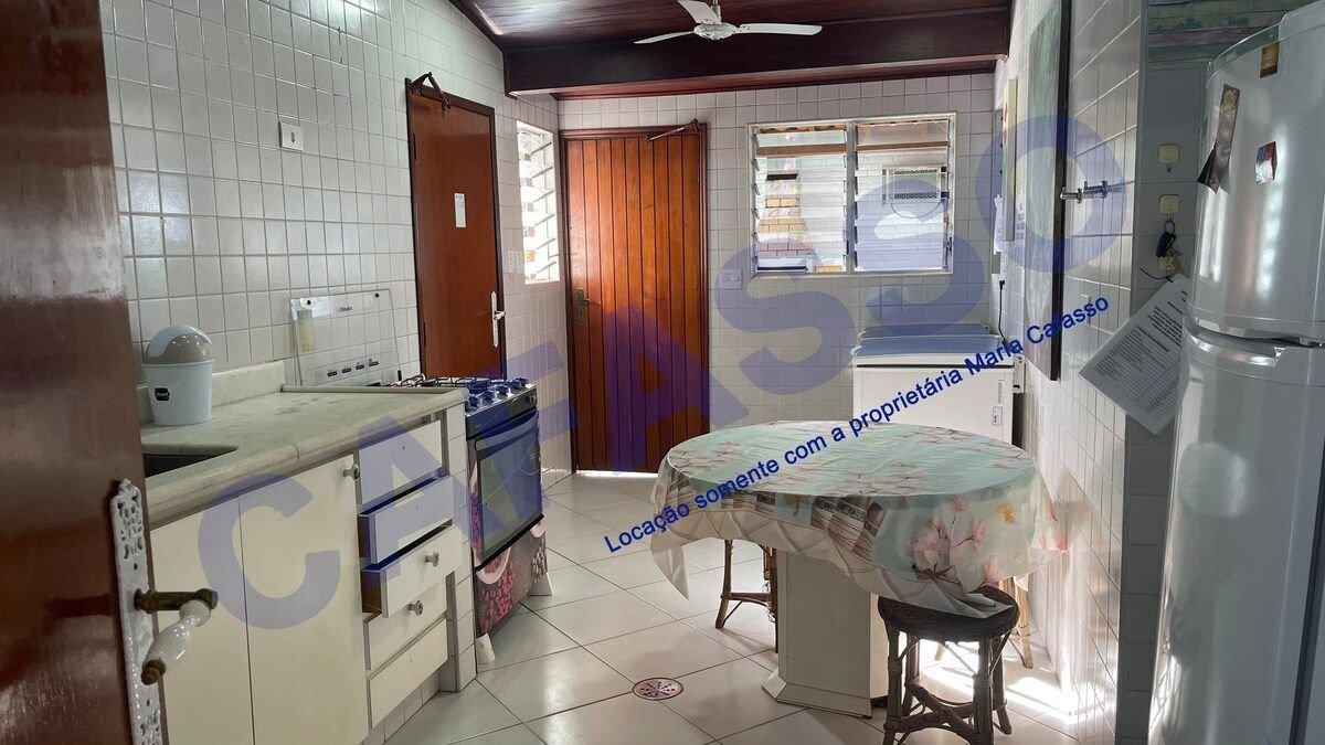 image-housing-carousel