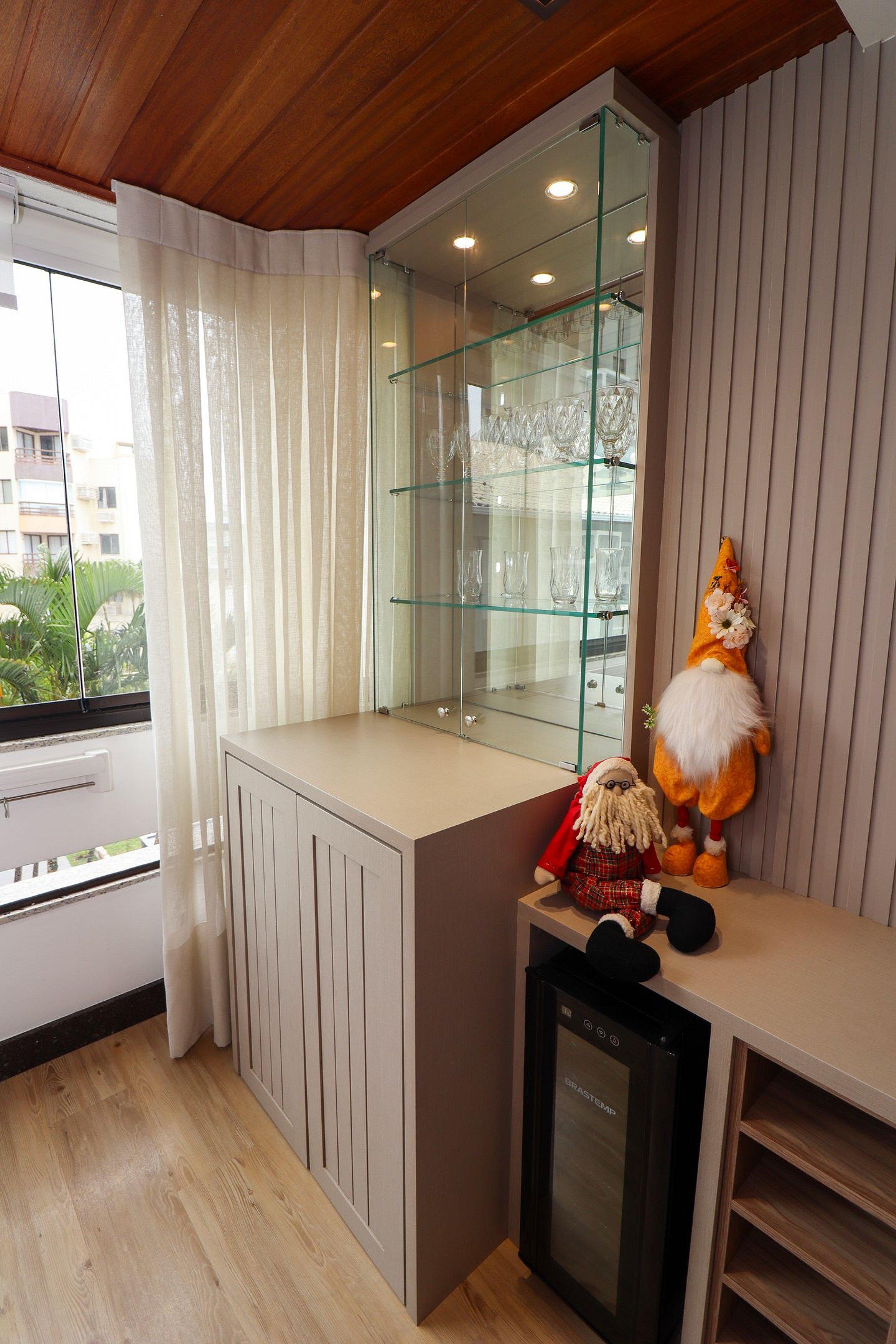 image-housing-carousel