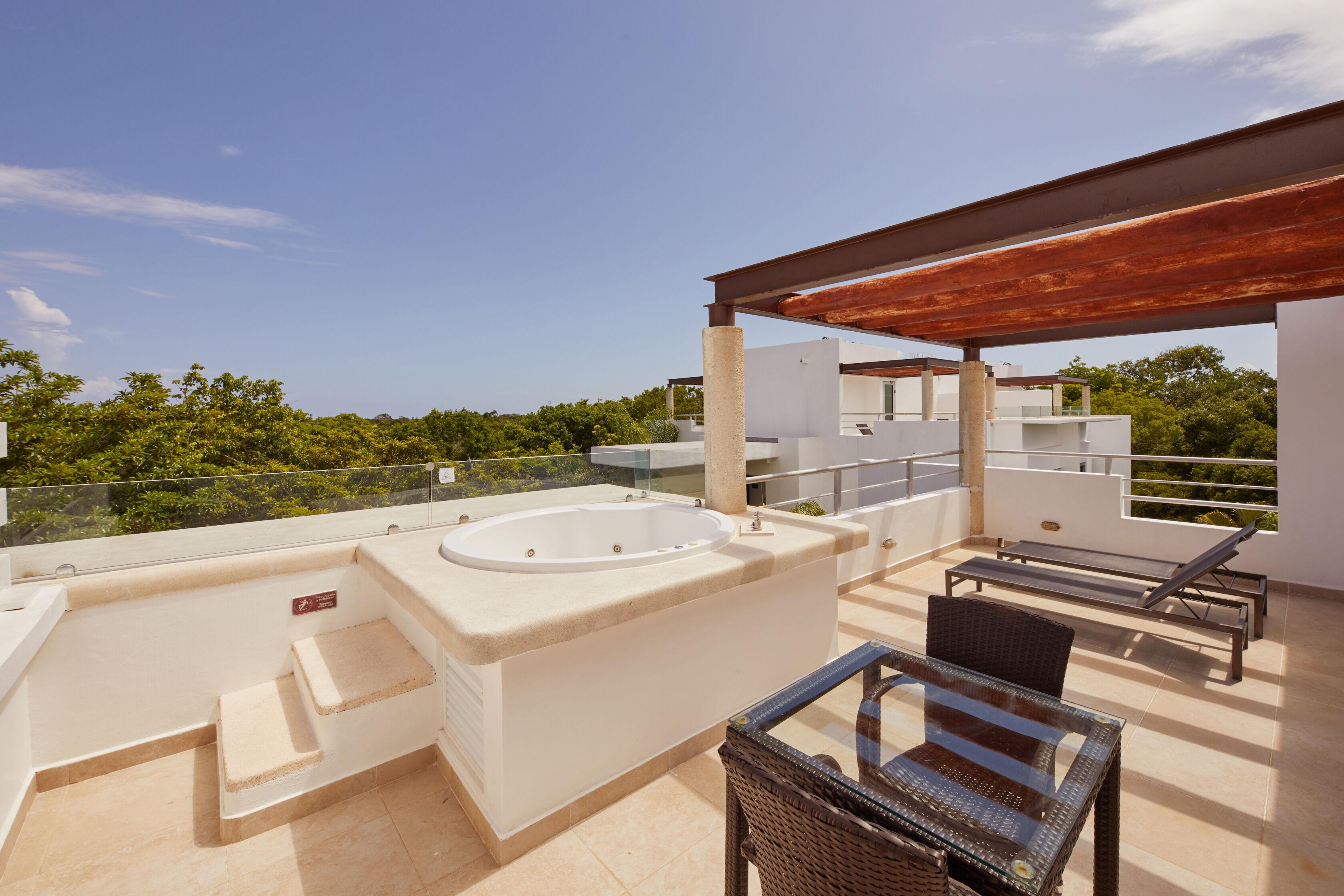 Suite de Lujo con Vista al Jardín