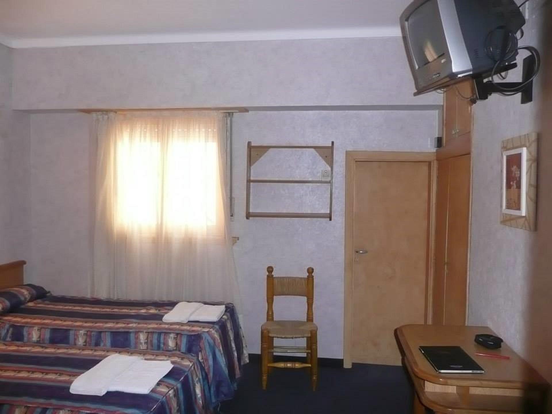 image-housing-carousel