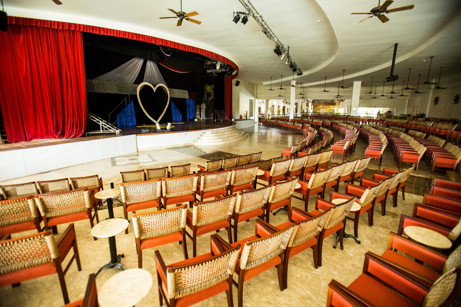 image-housing-carousel