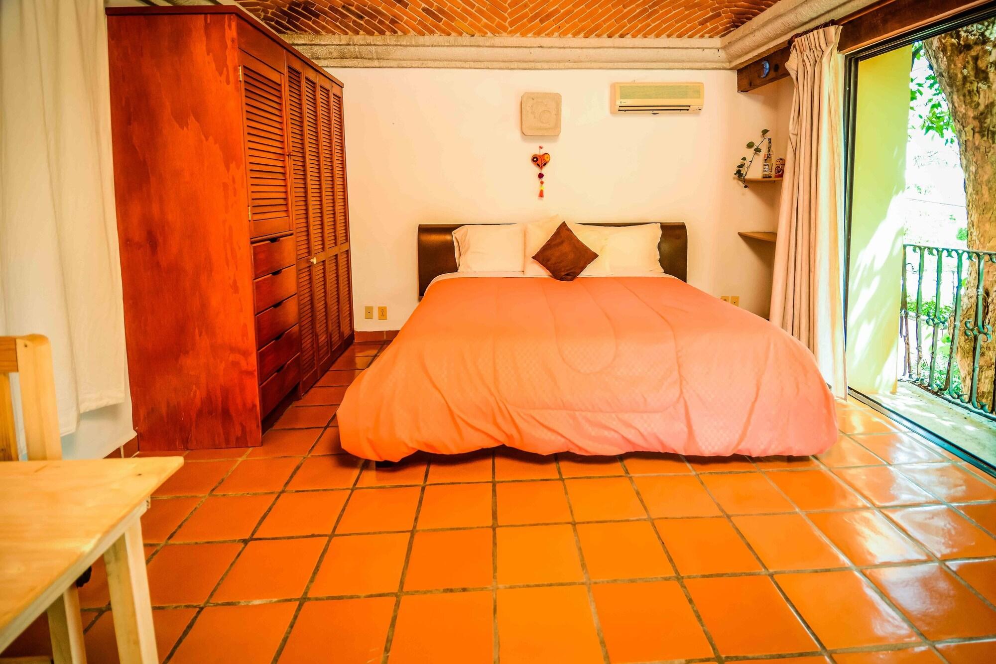 image-housing-carousel