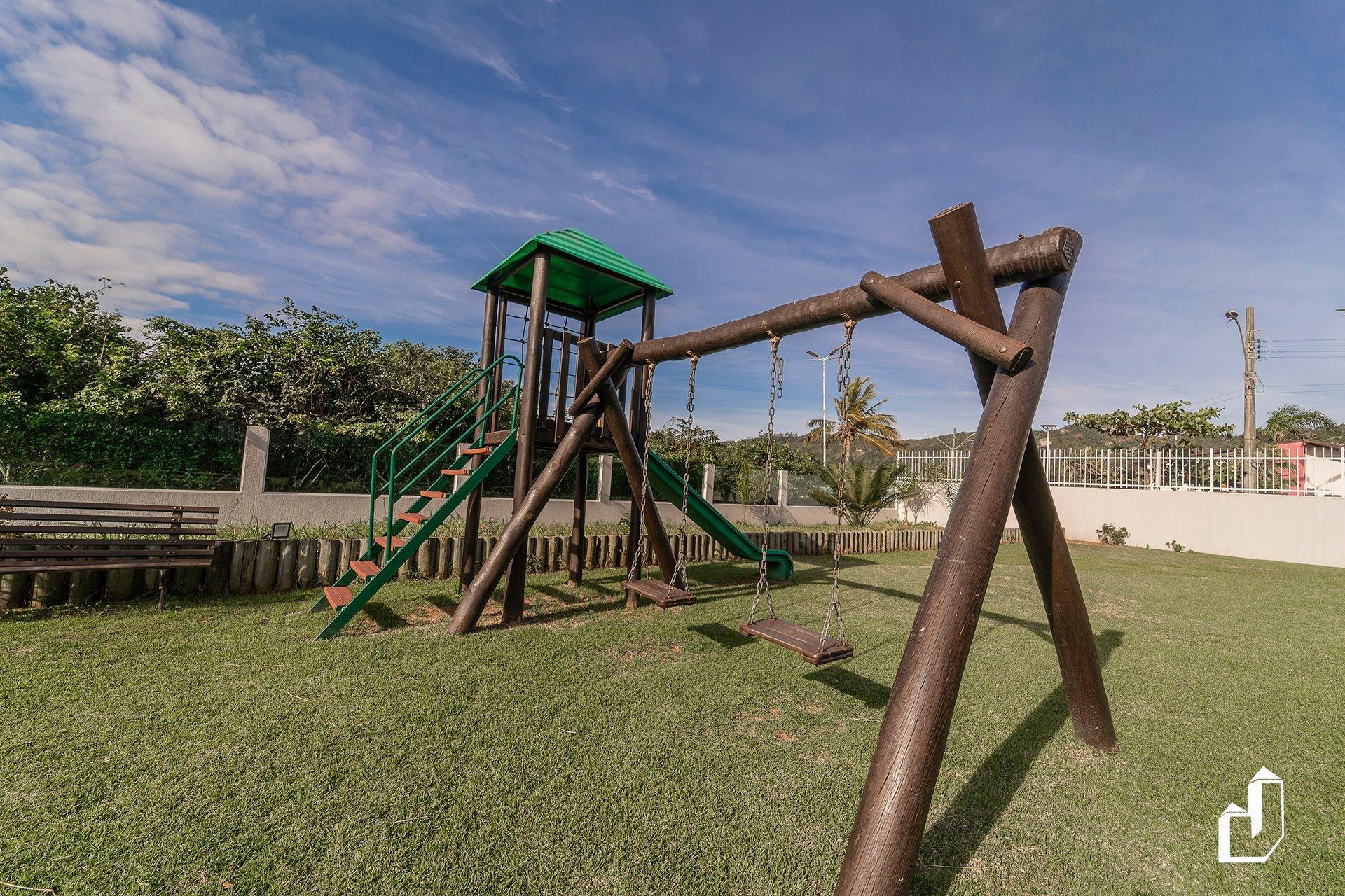 image-housing-carousel