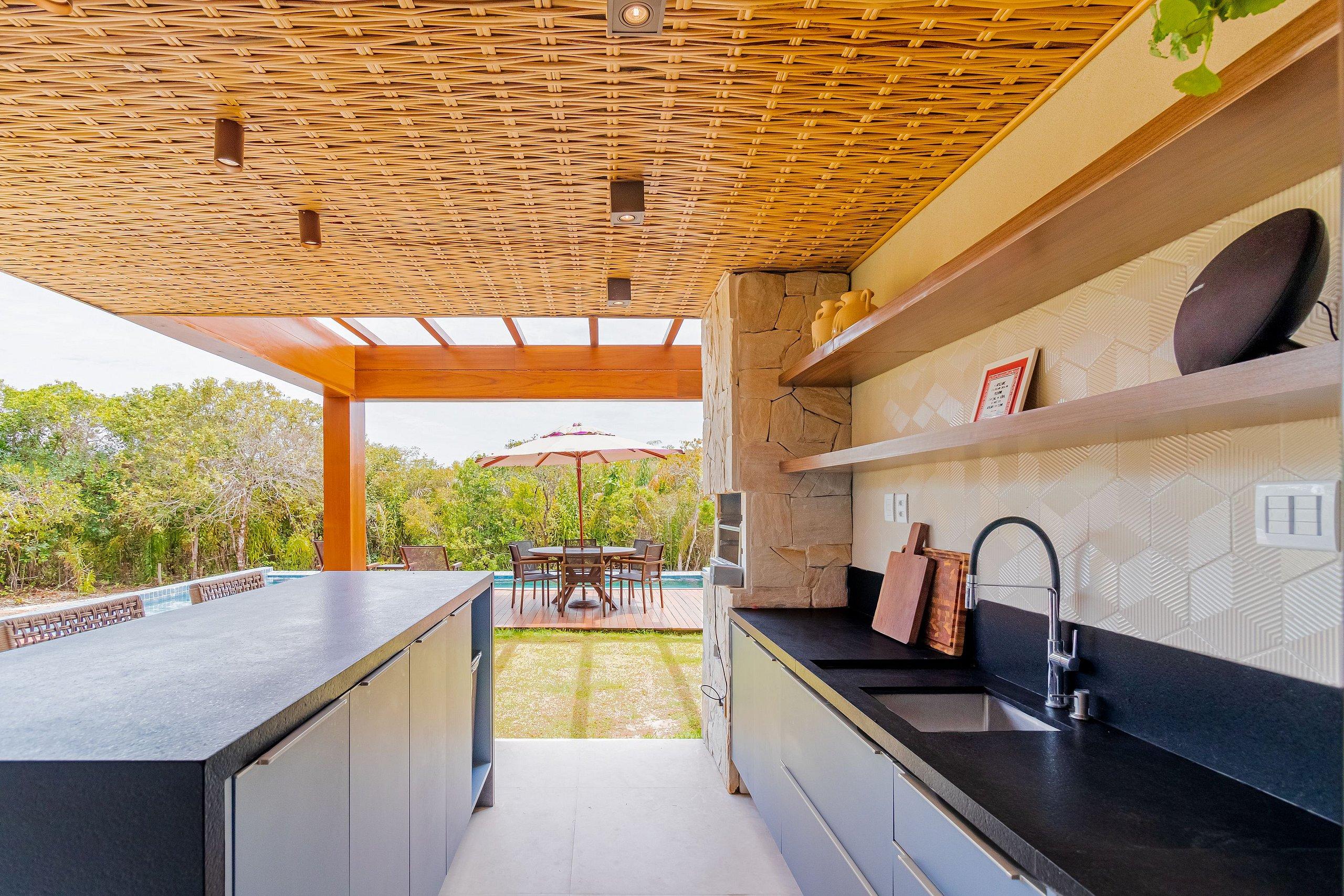 image-housing-carousel