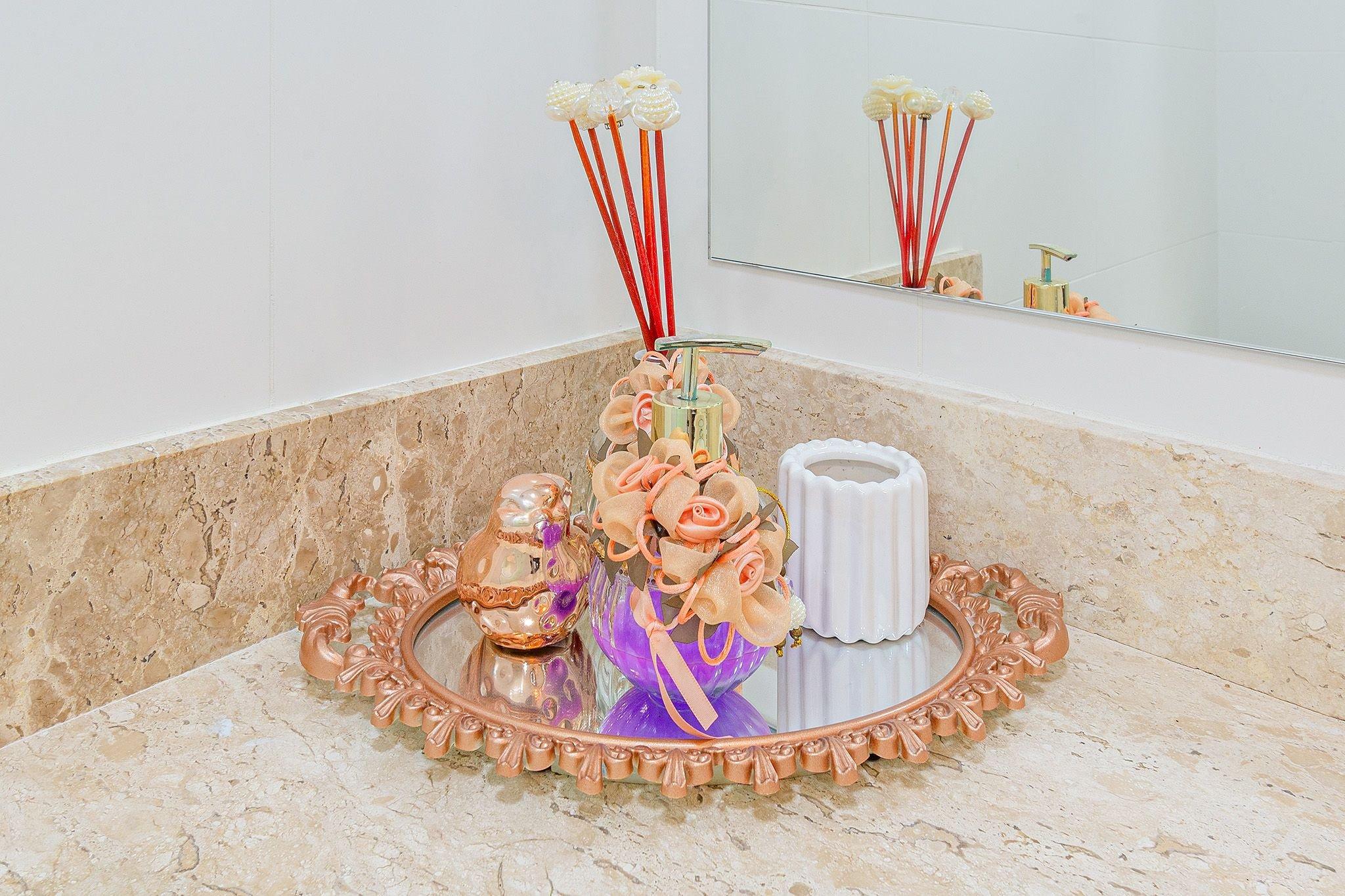 image-housing-carousel
