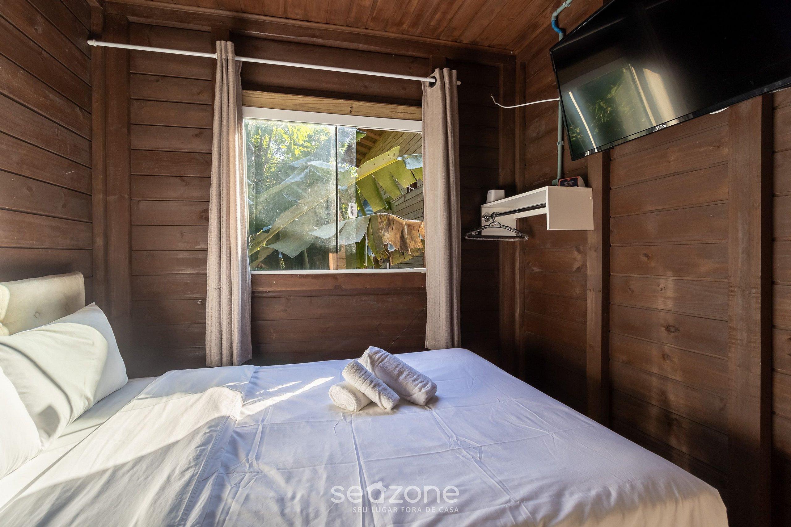 image-housing-carousel