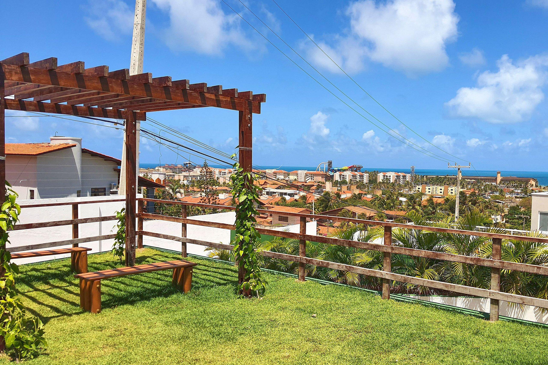 image-housing-carousel