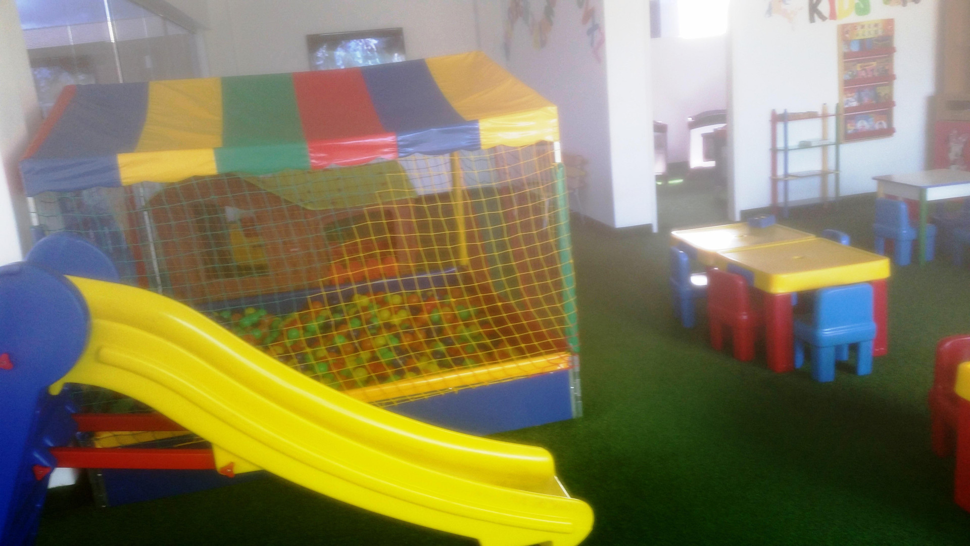 image-housing-carousel