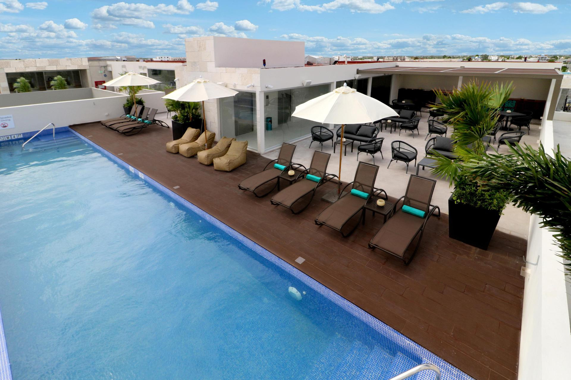 Holiday Inn Express And Suites Playa Del Carmen by IHG