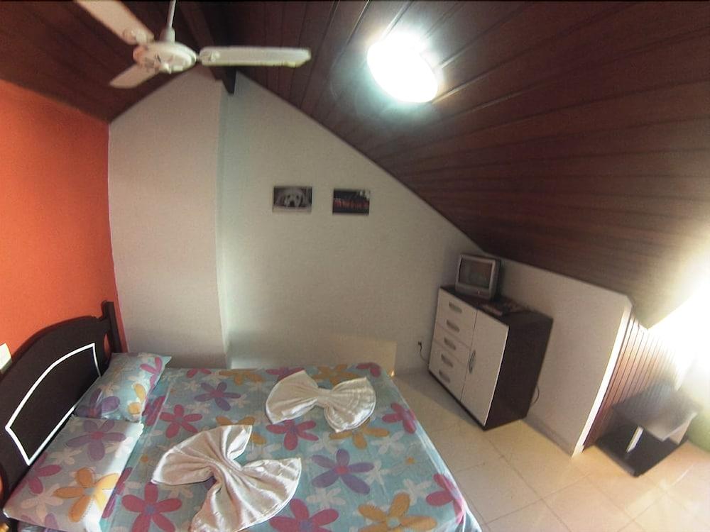 image-housing-carousel