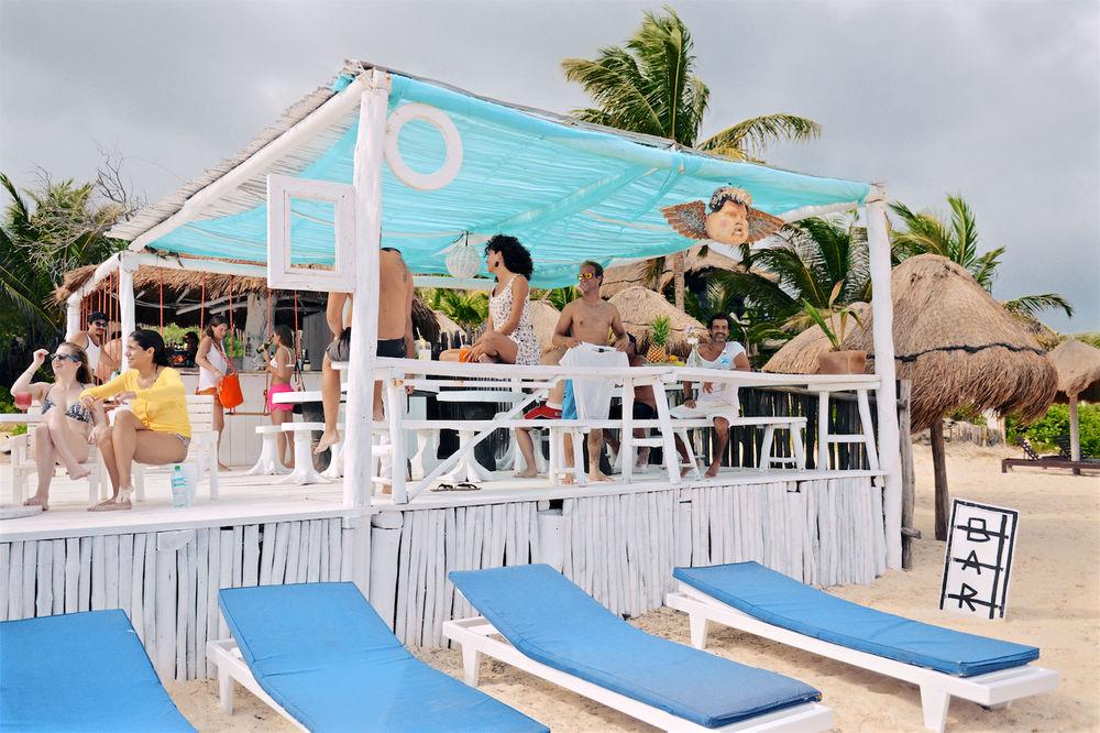 image-housing-carousel
