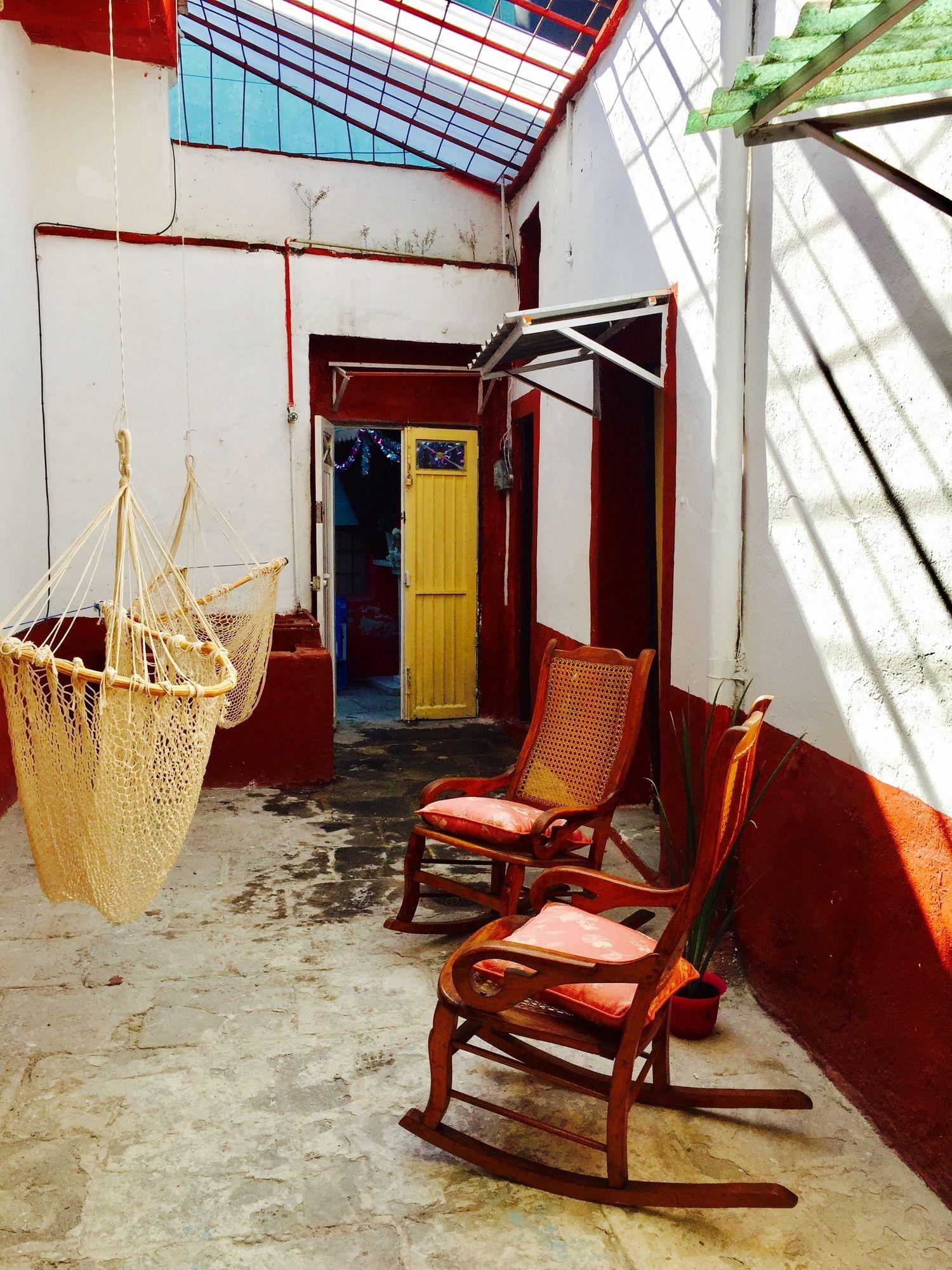 image-housing-carousel