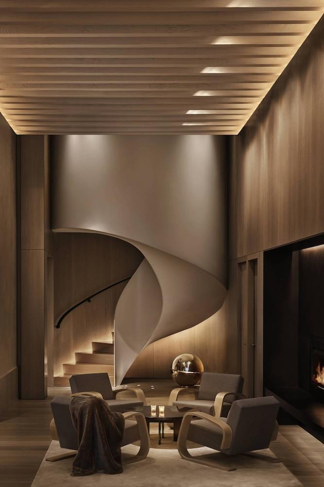 image-housing-carousel