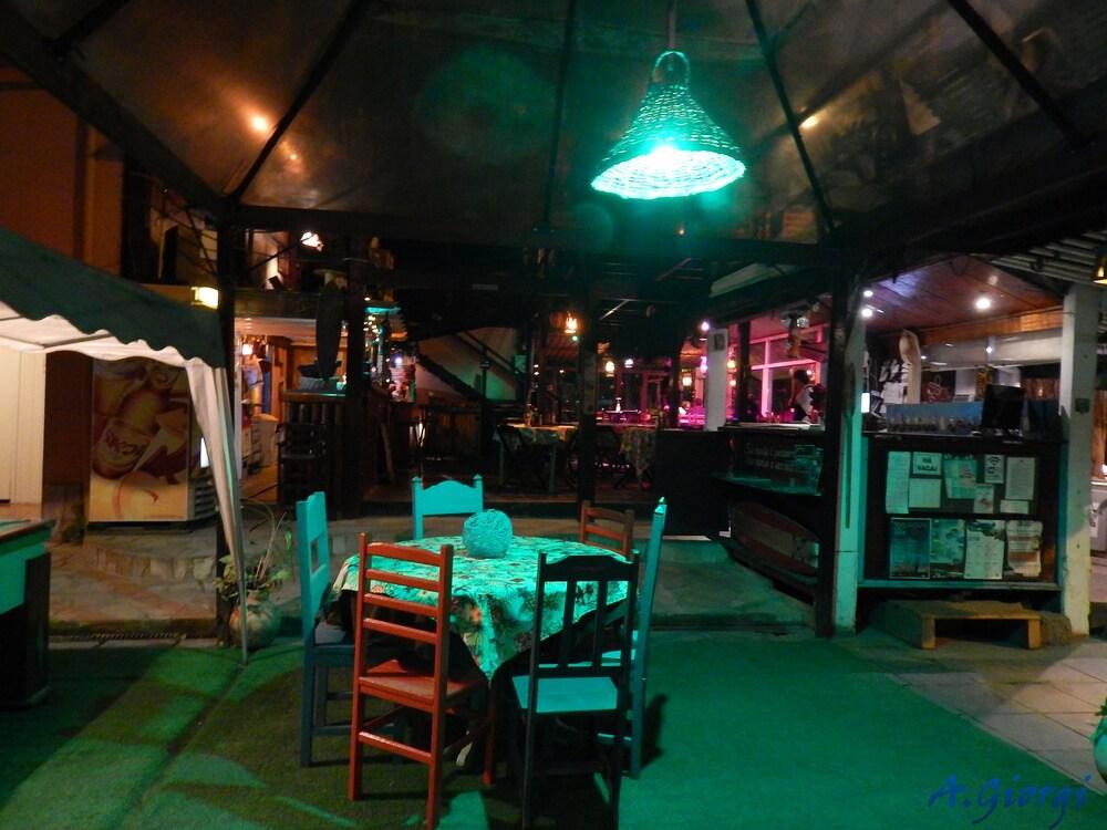 image-housing-carousel
