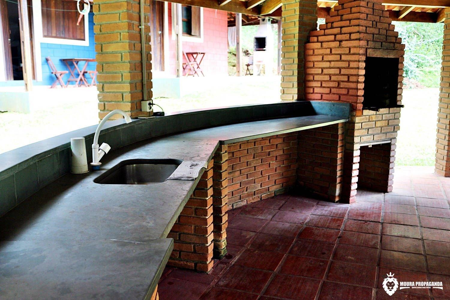 image-housing-carousel