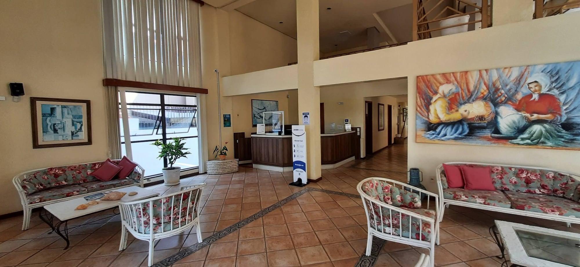 image-housing-carousel