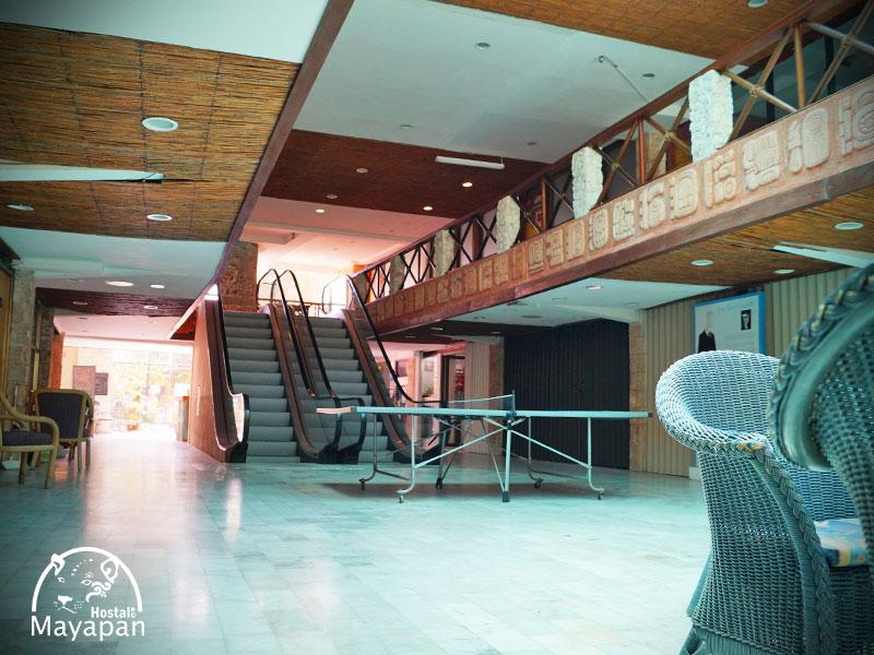 image-housing-carousel