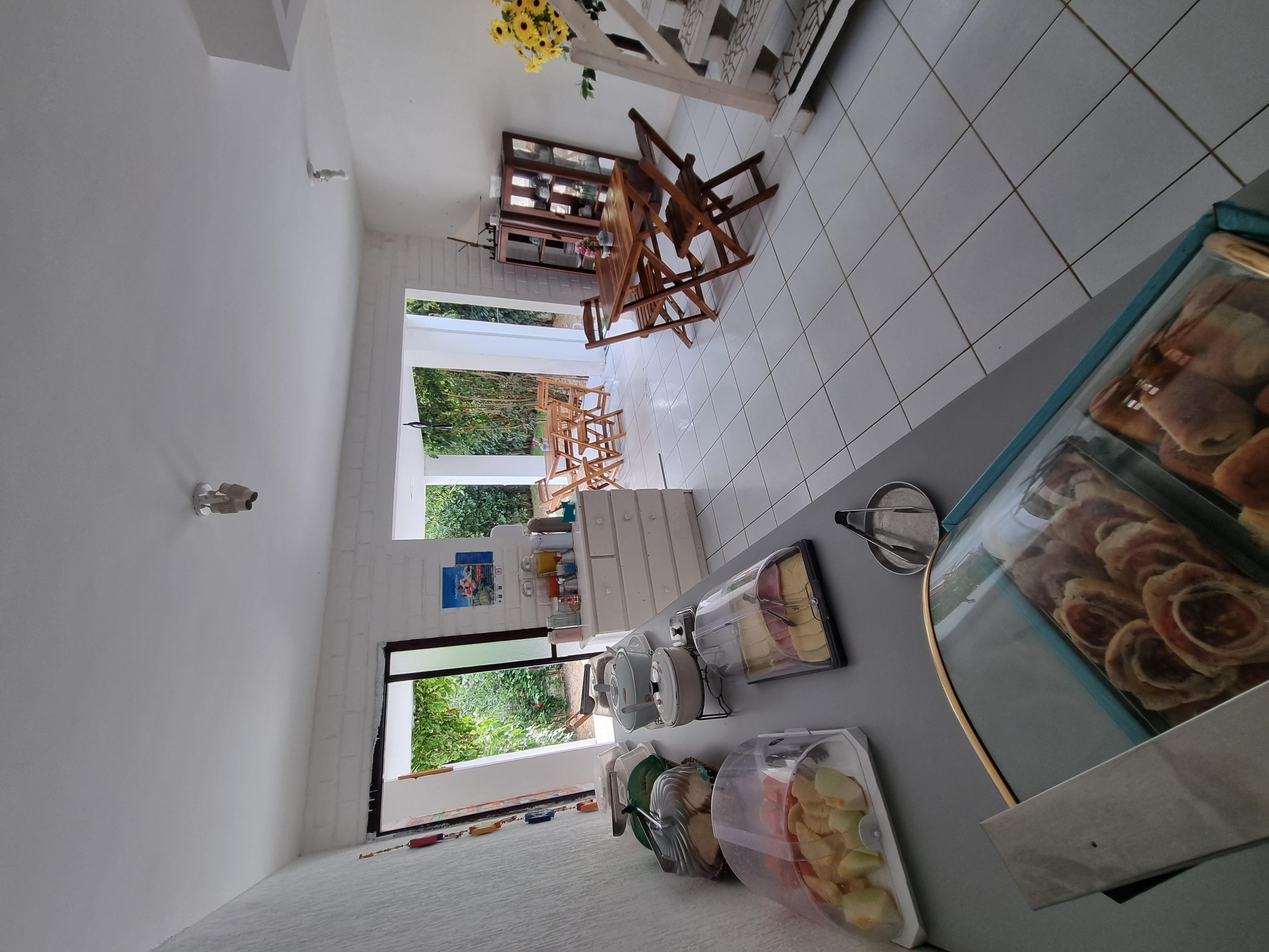 image-housing-carousel