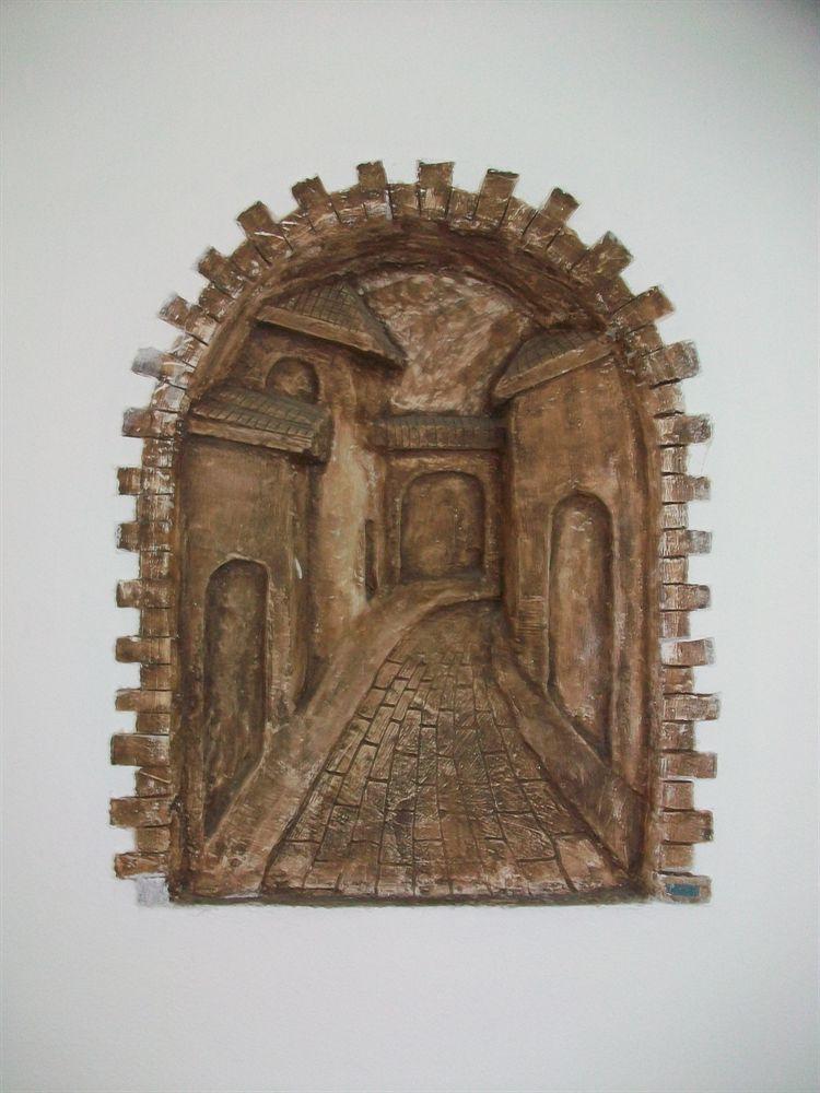 image-housing-carousel