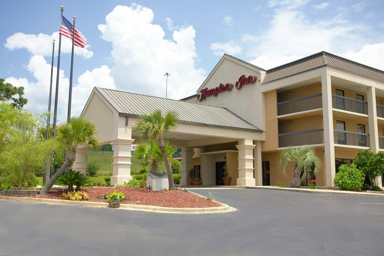 Home Town Inn & Suites image